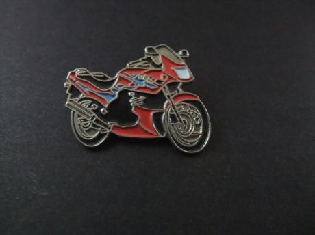 Kawasaki GPZ500, tweecilinder viertakt jaren 90, rood